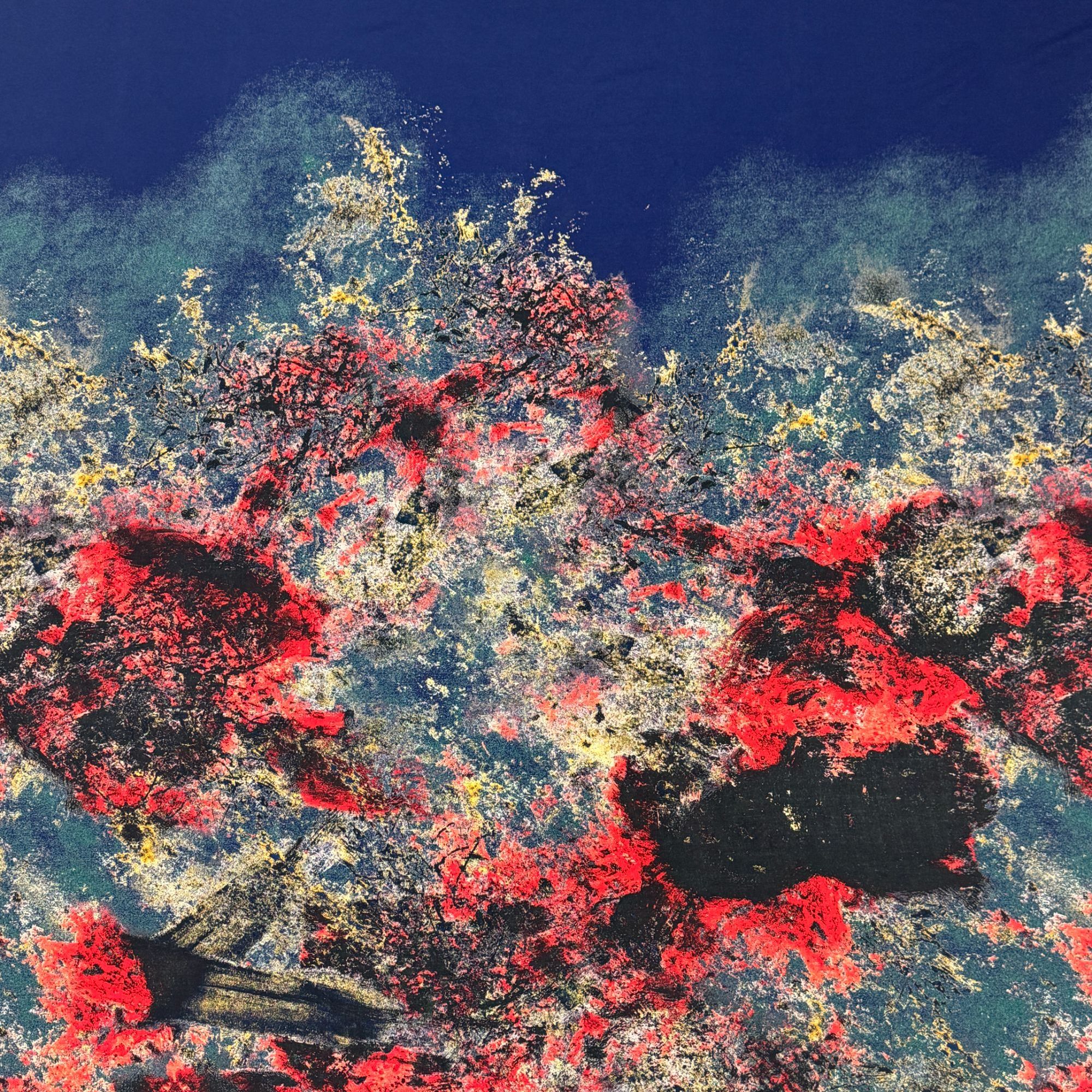 雕印棉绸蓝色定位花面料（不支持七天无理由退换）