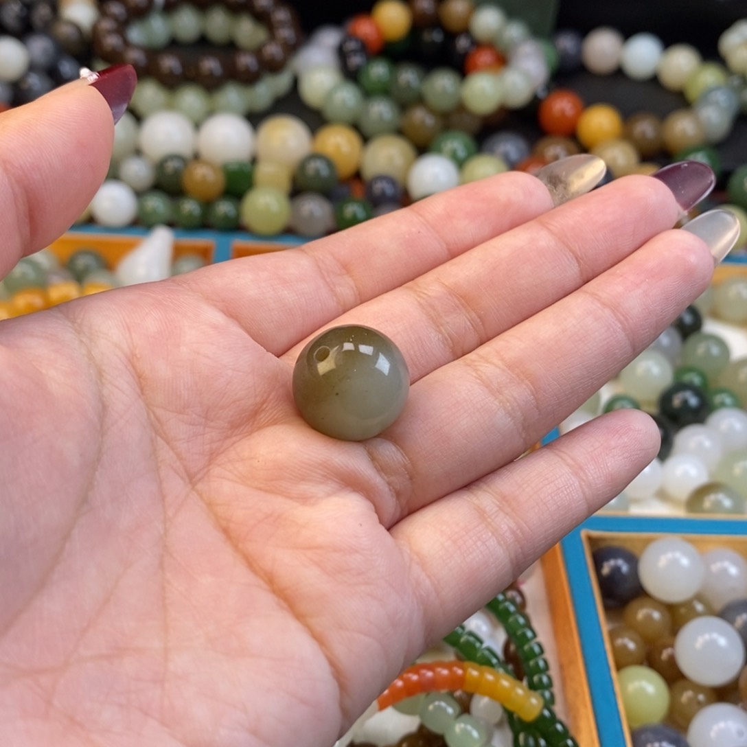 和田玉福利有包容糖白单珠未镶嵌z 16