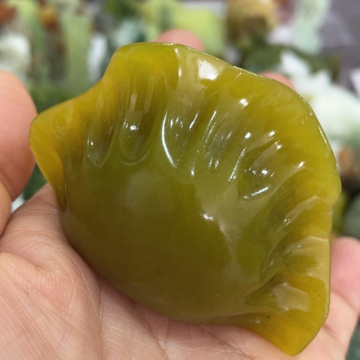 蛇纹石玉未镶嵌珠宝奇石