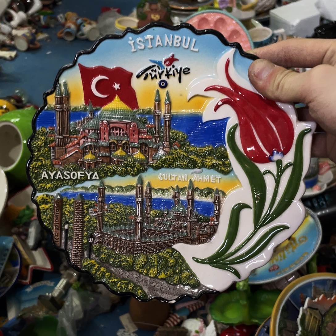 摆件  磕碰。 封釉。