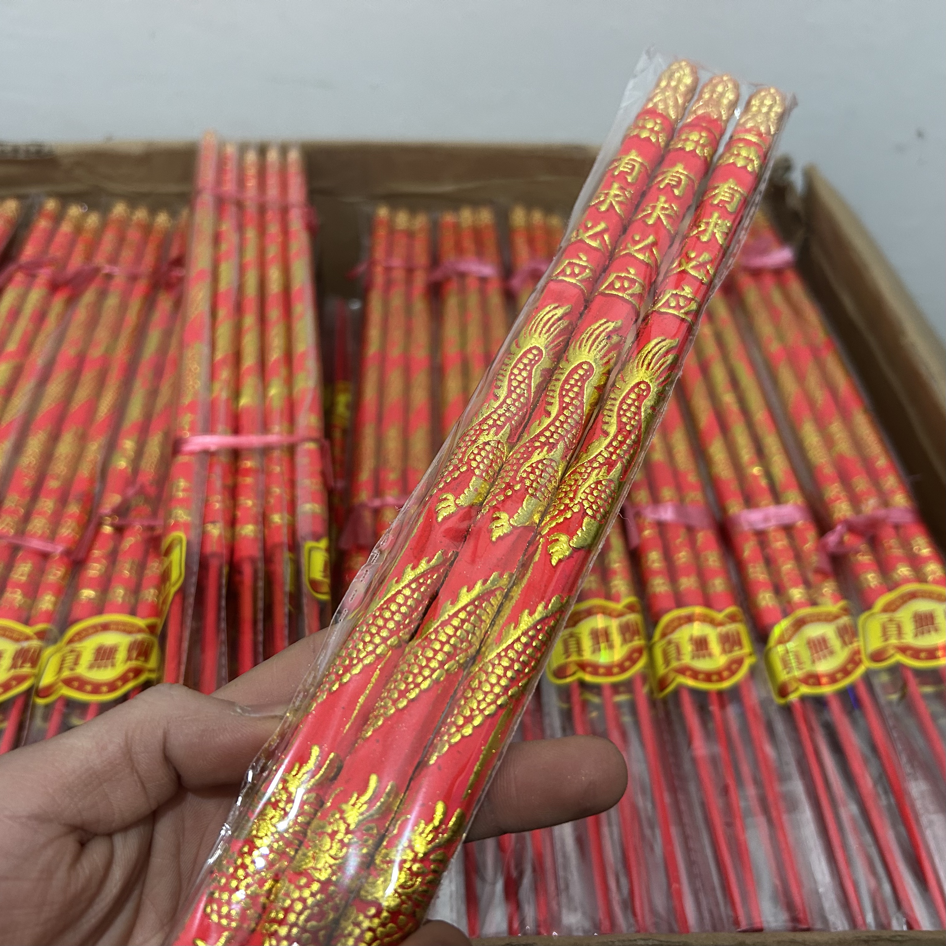 【逢年过节】凸龙红色50厘米长1.5厘米粗（一单5包15支）