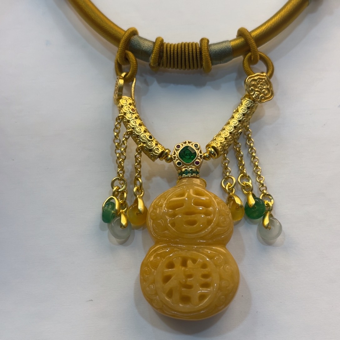 翡翠颈饰未镶嵌吊坠