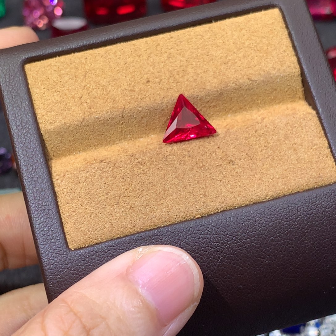 T***）合成（培育）红宝石裸石