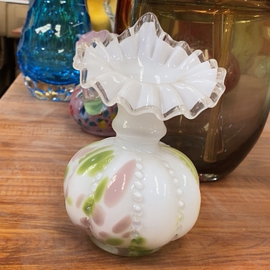 琉璃花瓶高13厘米口径2厘米