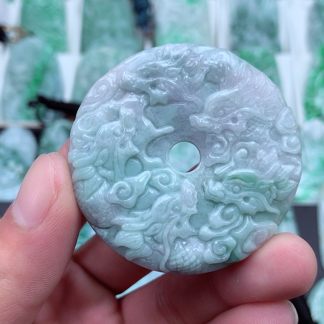 翡翠颈饰未镶嵌翡翠吊坠