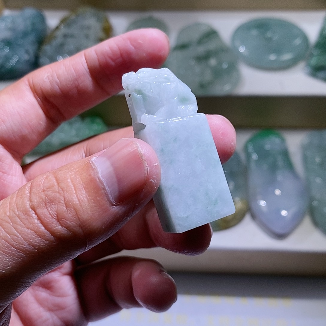 【闪购商品】翡翠颈饰未镶嵌印章