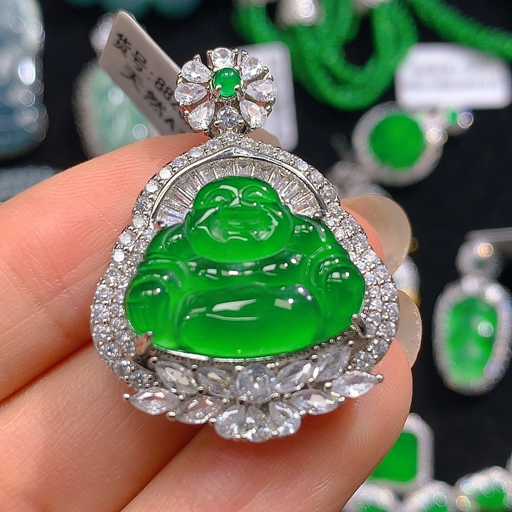 翡翠颈饰未镶嵌翡翠