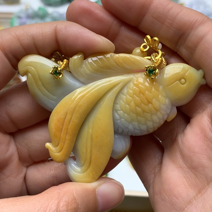 翡翠颈饰未镶嵌翡翠