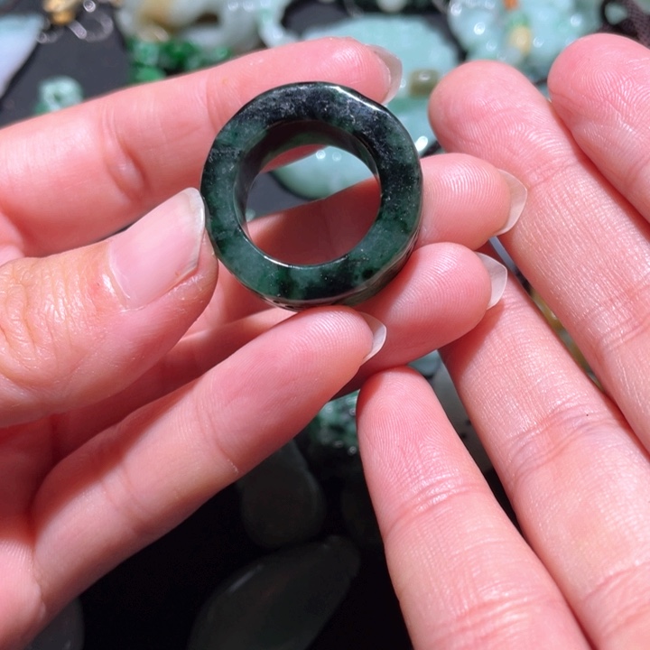 【闪购商品】翡翠颈饰未镶嵌天然翡翠