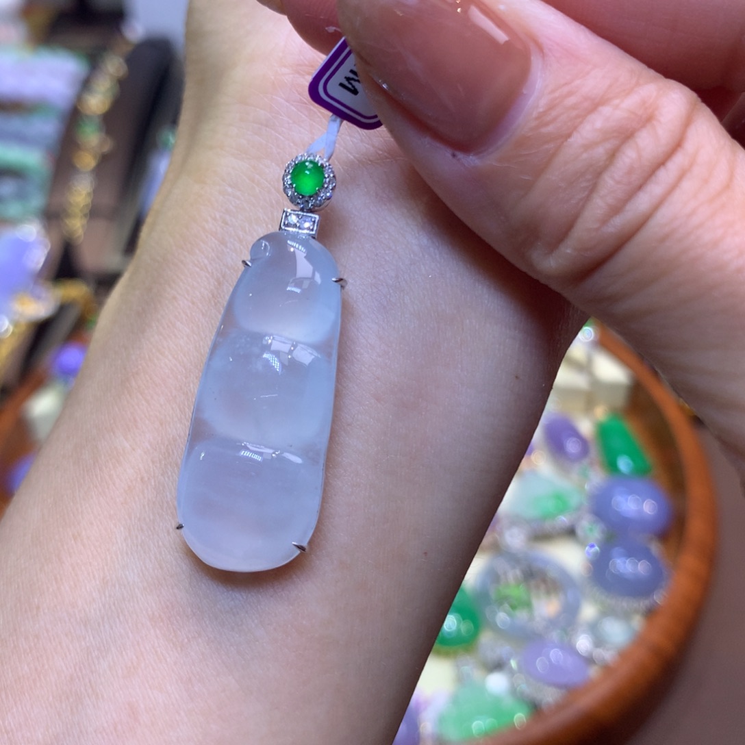 翡翠18K金镶嵌颈饰