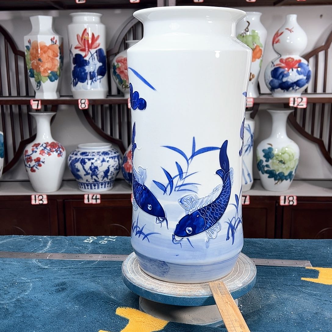 摆件景德镇陶瓷书鱼