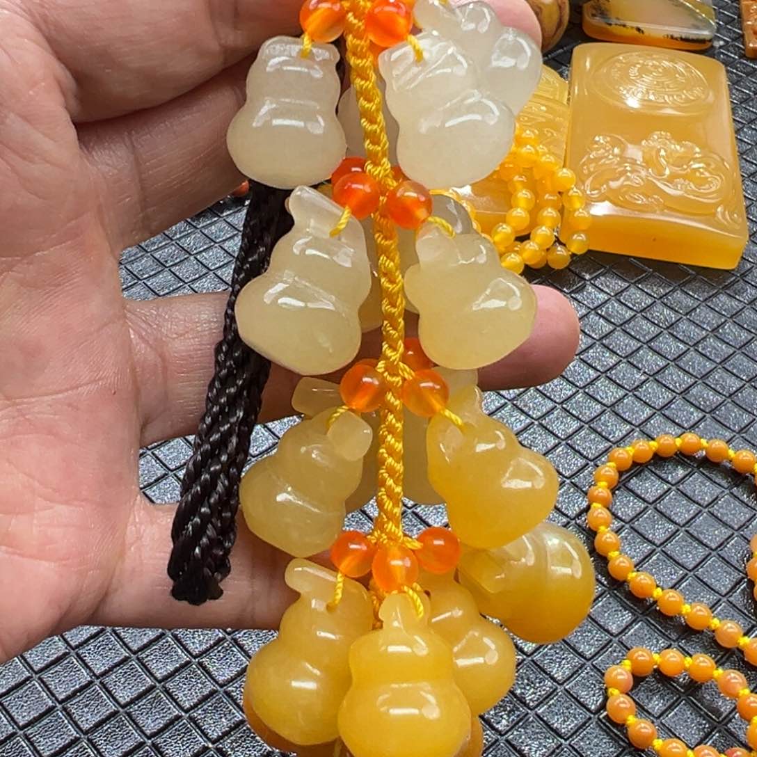 石英质玉未镶嵌颈饰