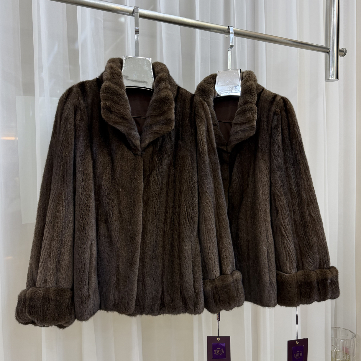 【玉貂王后】马哈根立翻领挽袖大衣