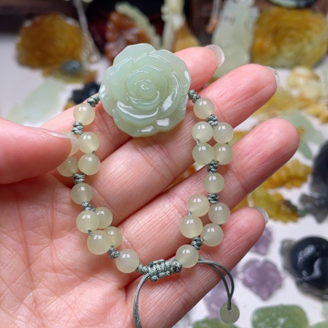 蛇纹石玉颈饰未镶嵌