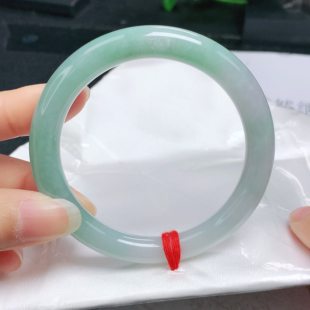 翡翠手镯（圆镯）未镶嵌