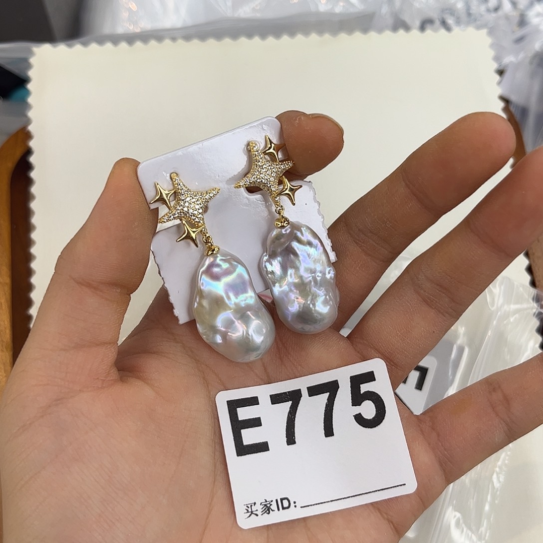 艺***妮淡水珍珠耳饰银S925镶嵌