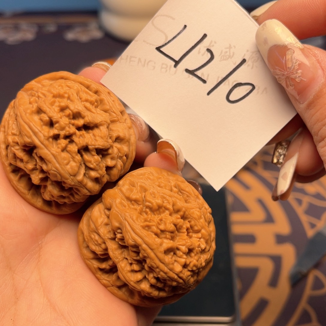 文玩核桃把件粗筋42