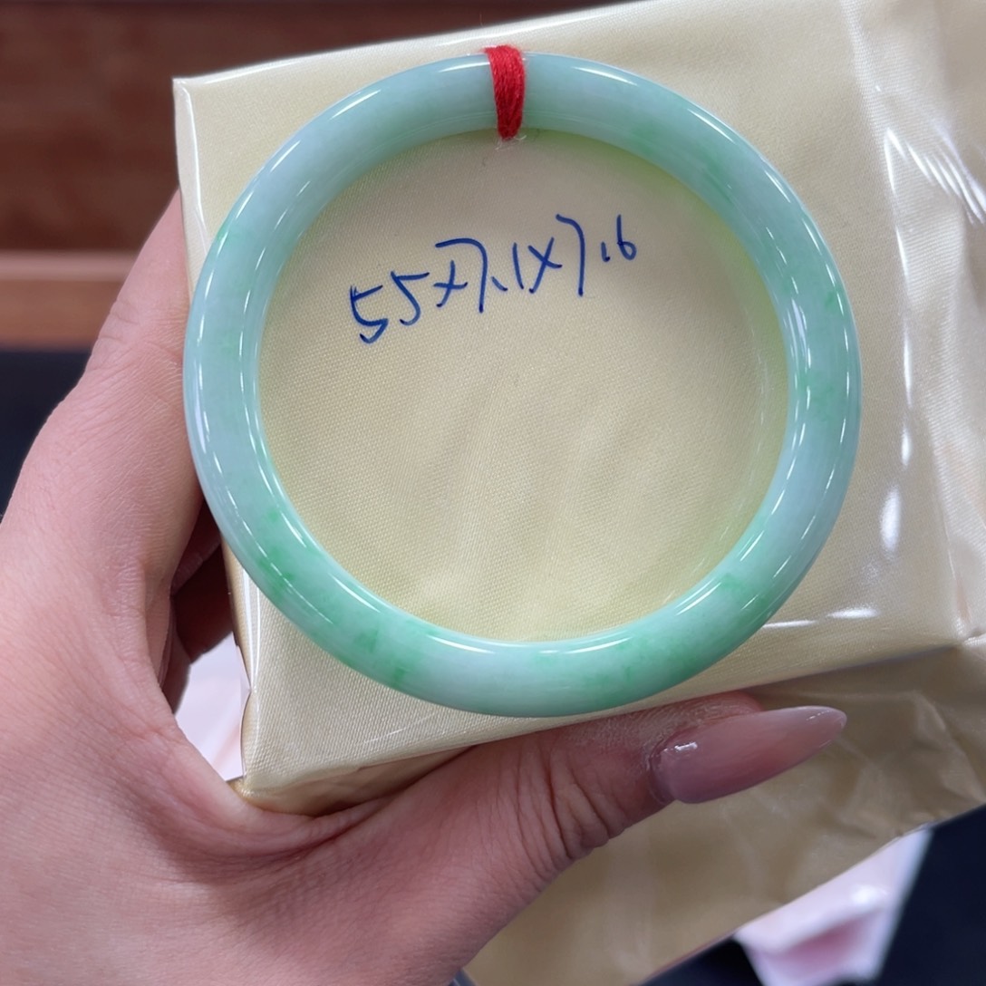 未镶嵌手镯翡翠翡翠