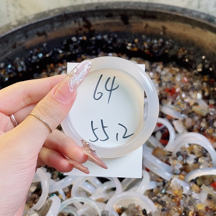 玛瑙/玉髓手镯未镶嵌64