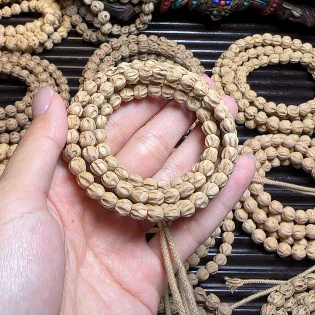柏香籽/百香籽吊坠红****?
