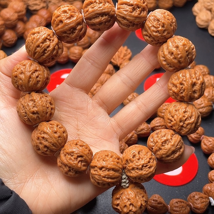 文玩核桃吊坠珊瑚八棱