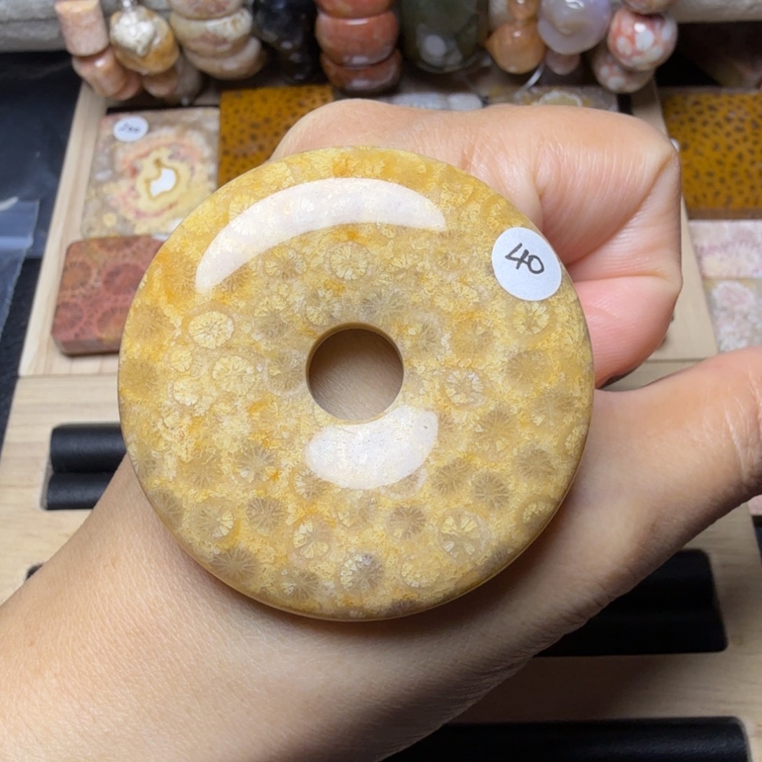 硅化玉未镶嵌上身明显