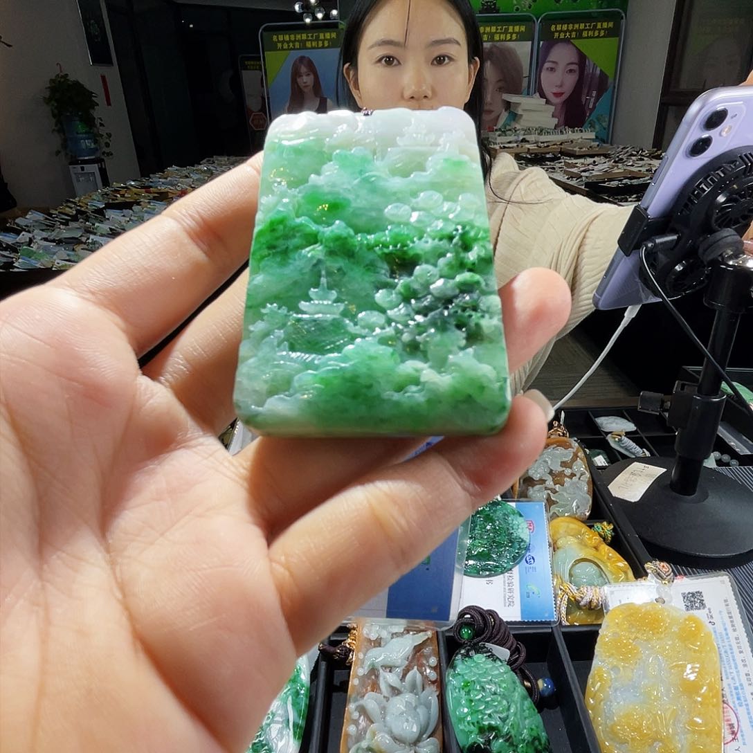 颈饰未镶嵌翡翠一