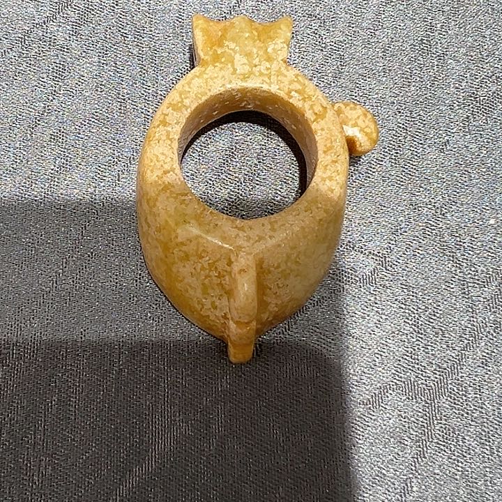 微****透闪石质玉未镶嵌颈饰
