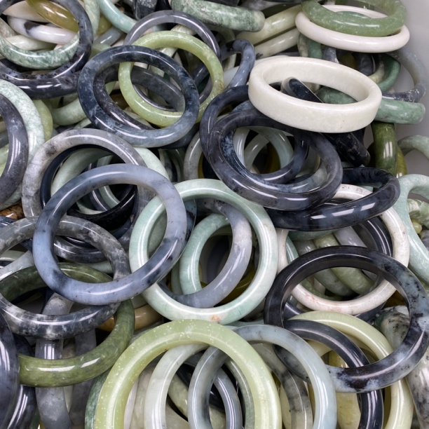 清仓天然岫玉福利玉手镯微瑕款式女款时尚冰透多样性发货其一