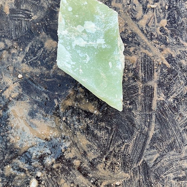 半***怪蛇纹石玉未镶嵌天然岫玉多样性发一