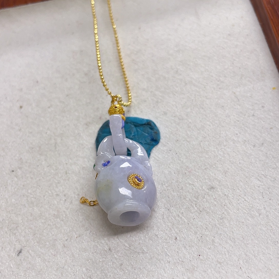 翡翠未镶嵌颈饰花蓝