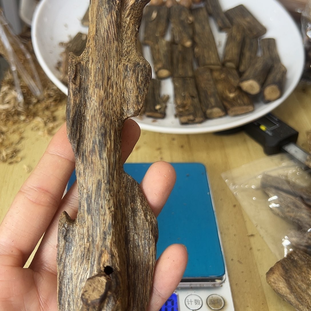 木绿奇楠虫漏原材料34克