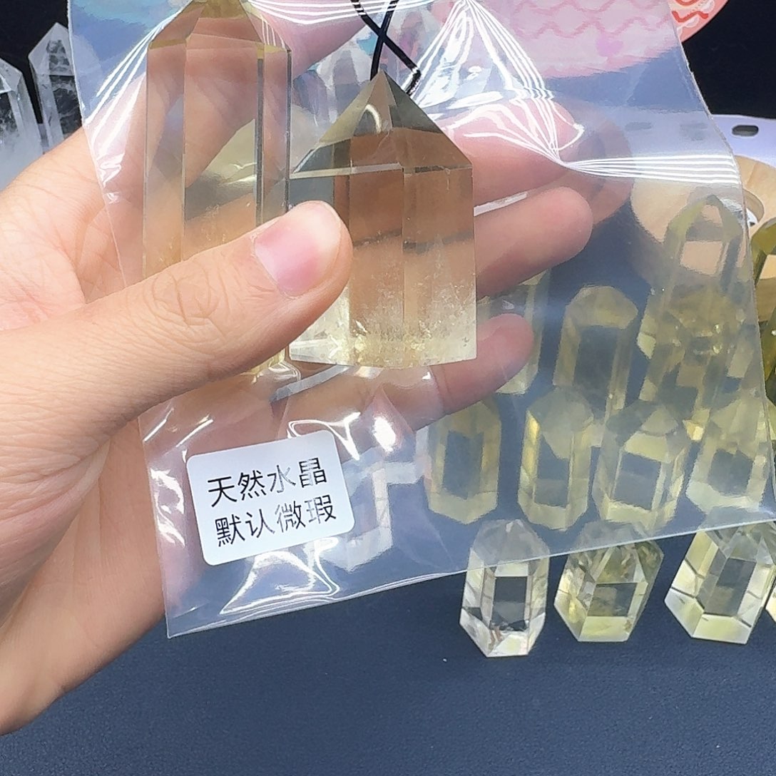 赵***祥未镶嵌水晶摆件天然水晶