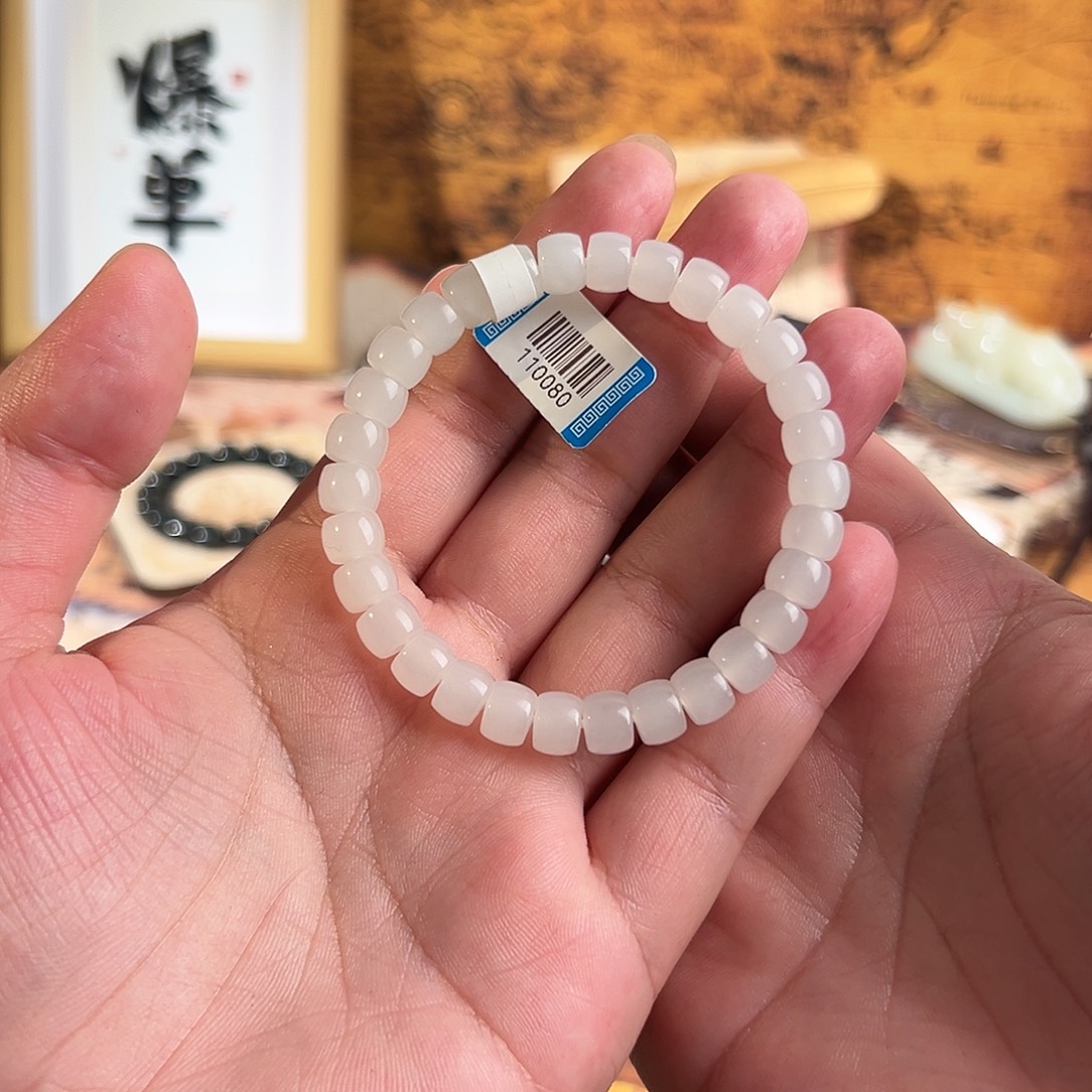 高****颈饰未镶嵌和田玉