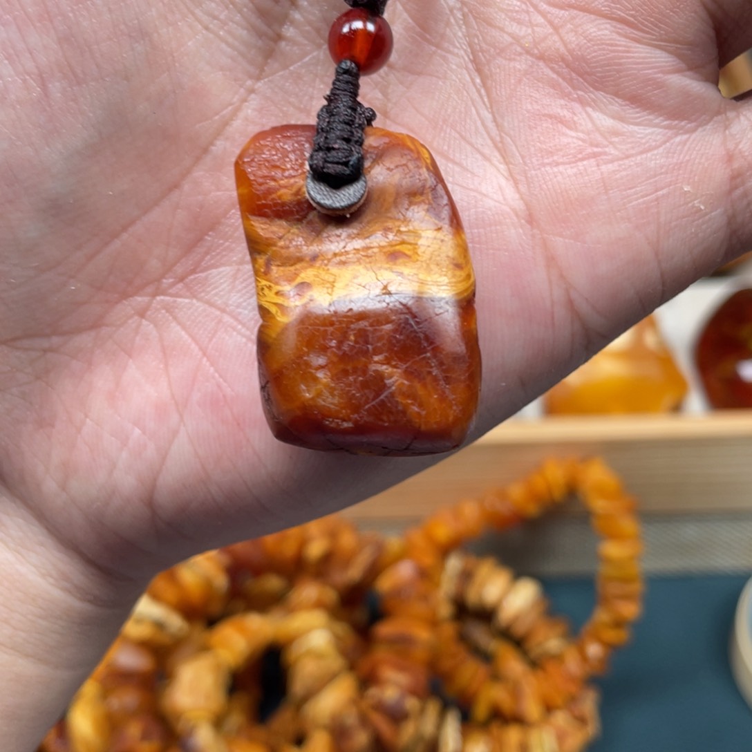 琥珀珠宝奇石未镶嵌