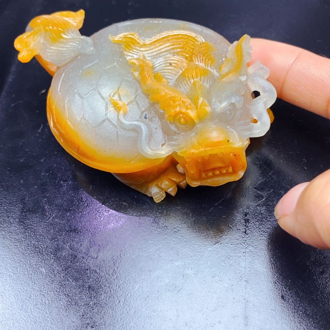 石英质玉（黄龙玉）未镶嵌颈饰