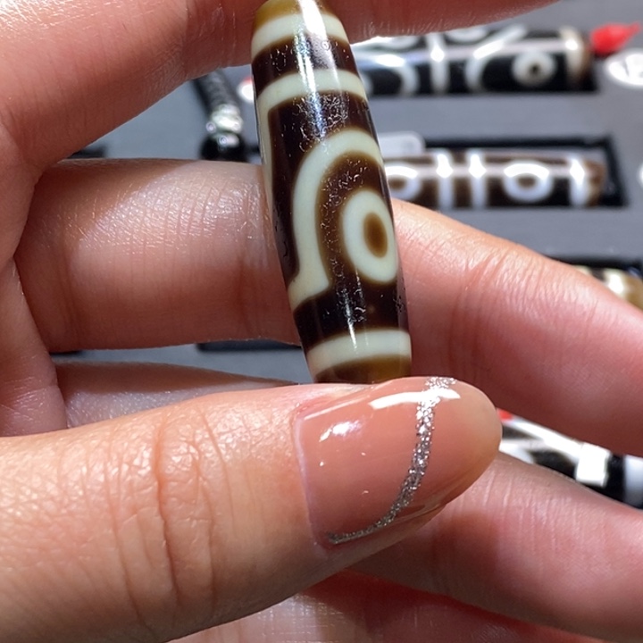 伍***三玛瑙/玉髓（覆膜）未镶嵌颈饰