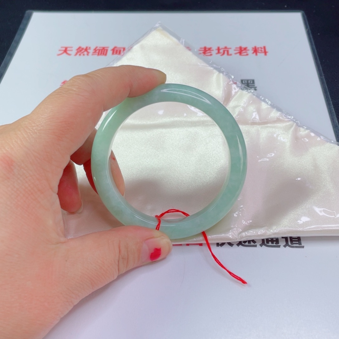 翡翠手镯未镶嵌浅*