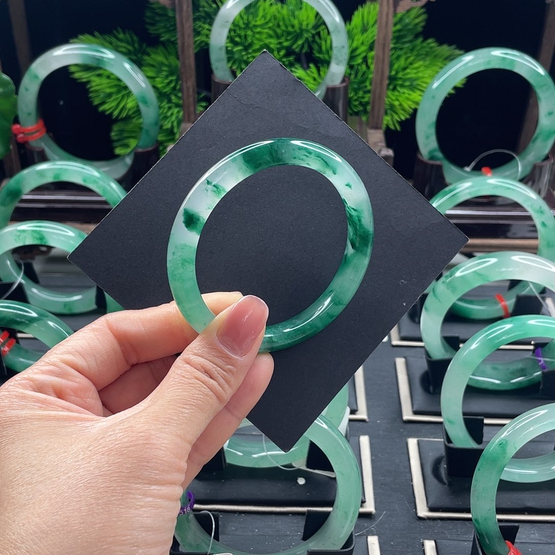 石英质玉未镶嵌手镯