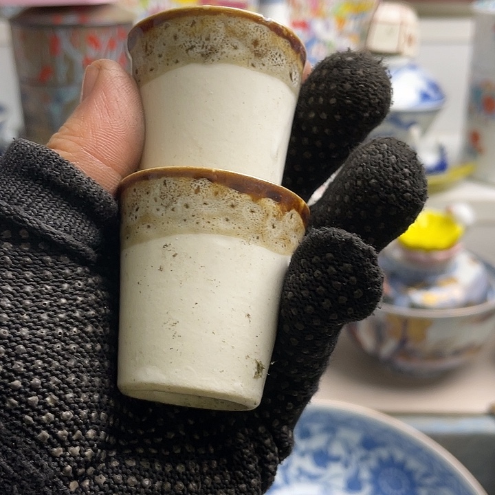 瓷片W****n！你说是你朋友啊个是什么啊