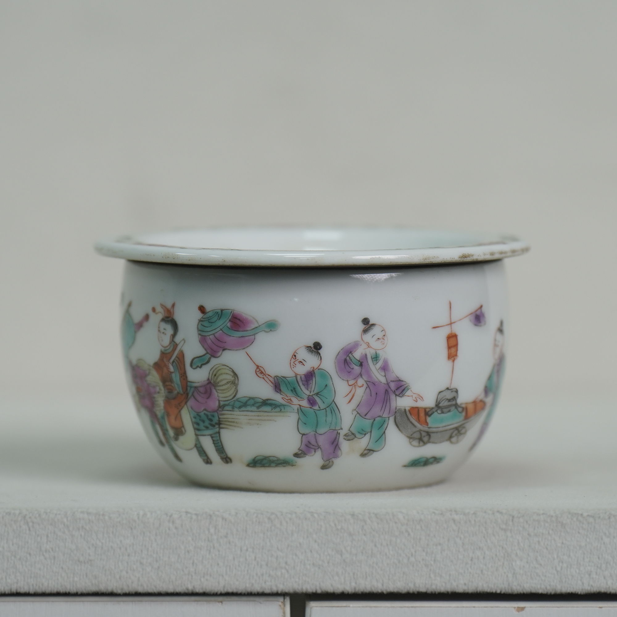 【现代】粉彩麒麟送子蛐蛐罐