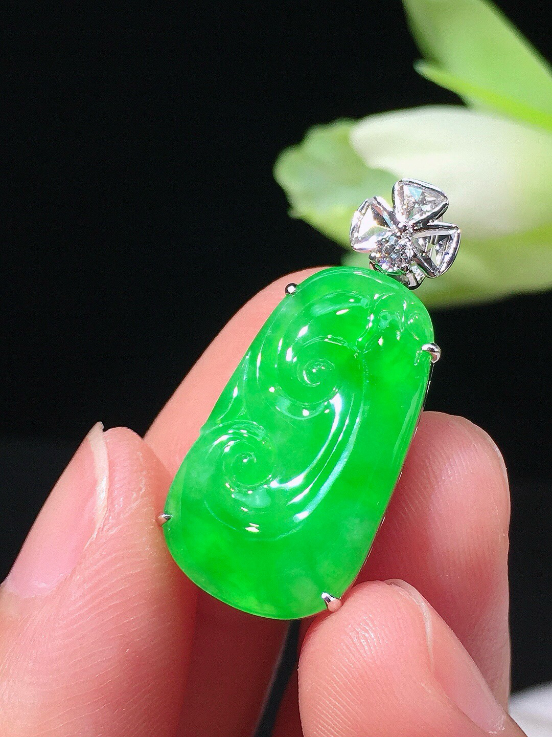 天然缅甸翡翠A货如意吊坠