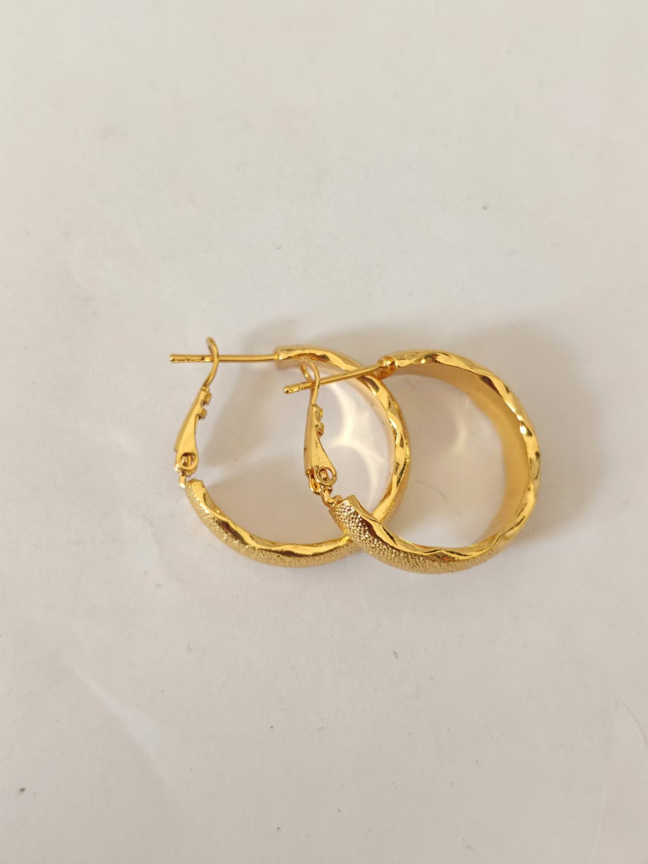 小众设计简单经典耳饰HT12601