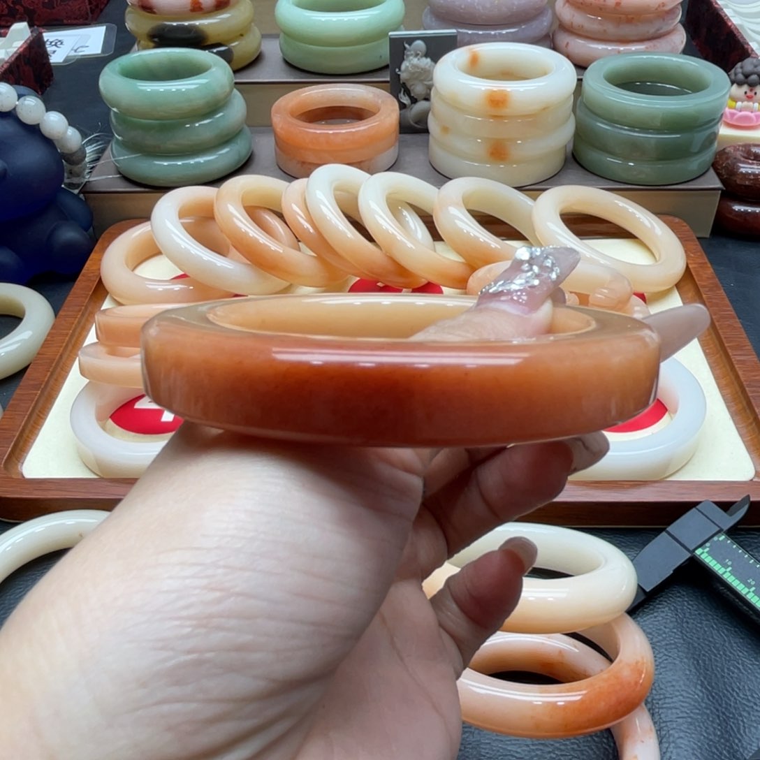 石英质玉手镯未镶嵌达***歪