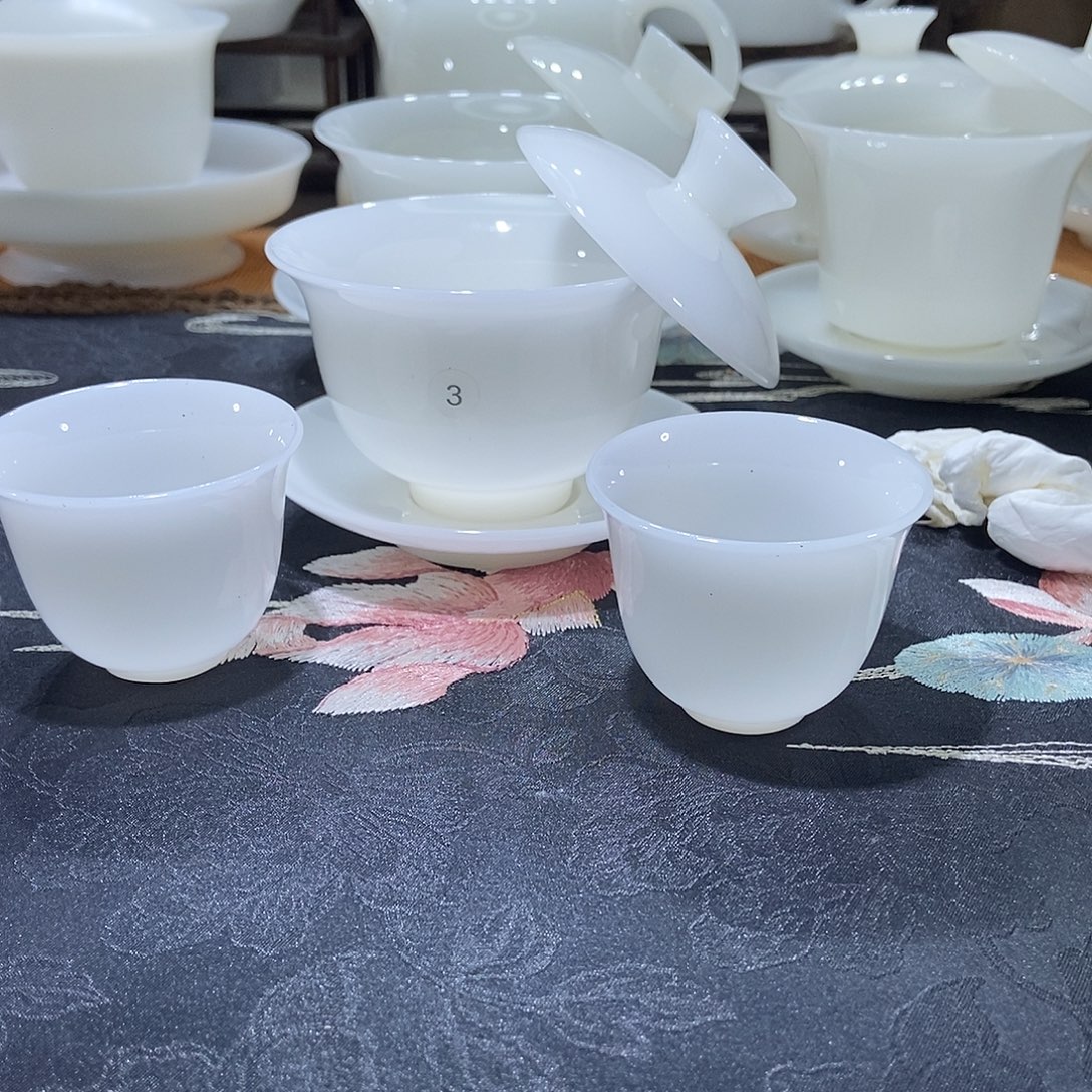 这么早还没有下班么