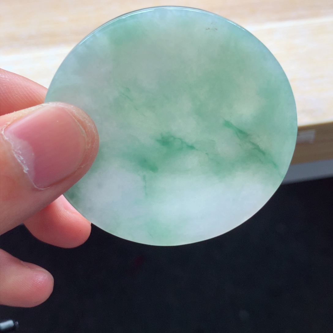 翡翠颈饰未镶嵌吊坠