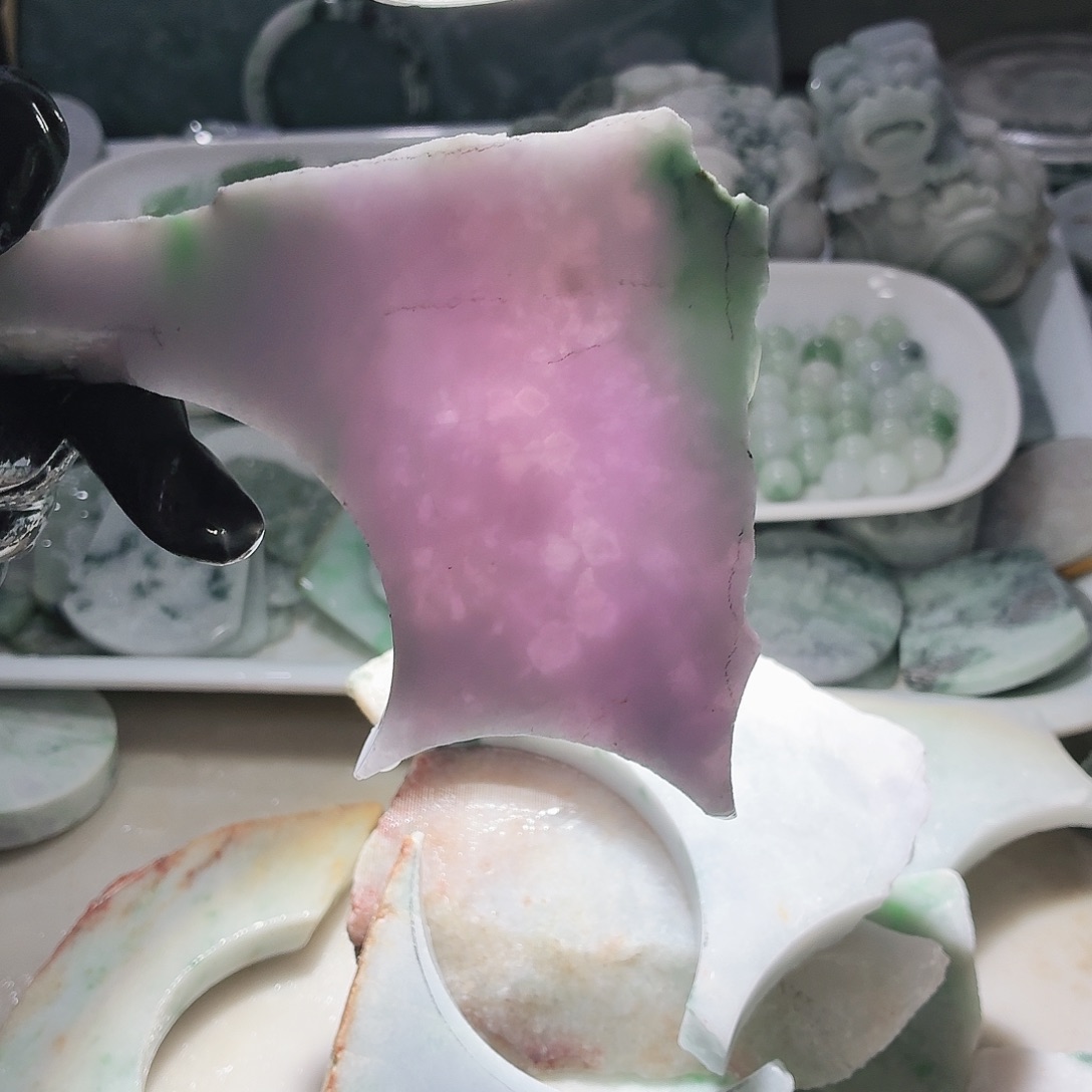 翡翠未镶嵌颈饰边角料