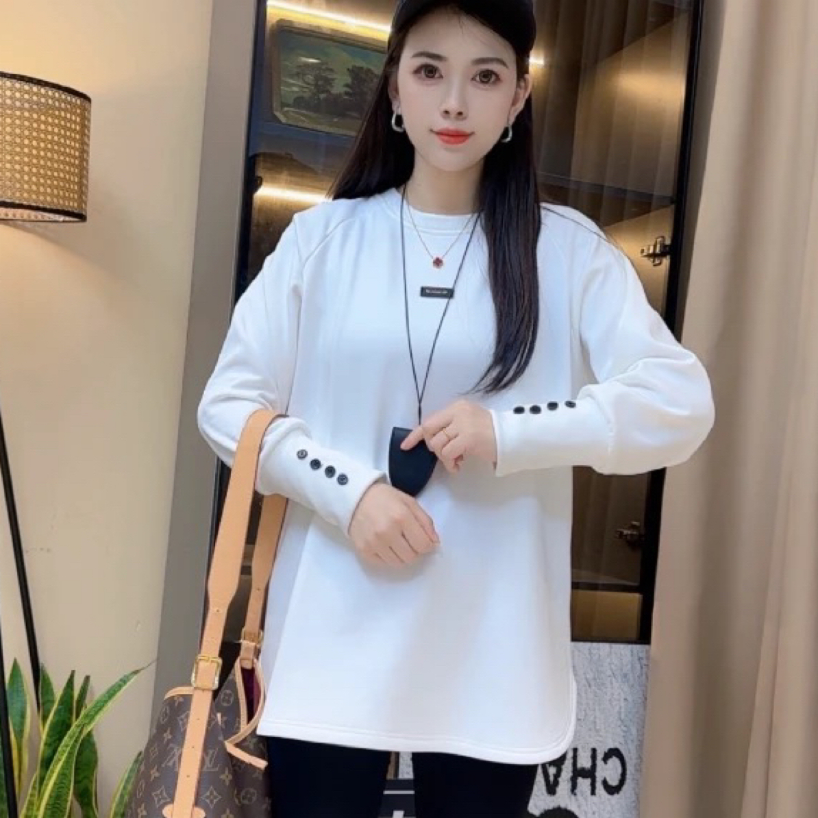 蓝莓果：长款纯色老钱风长袖纽扣休闲圆领T恤开叉内搭常规