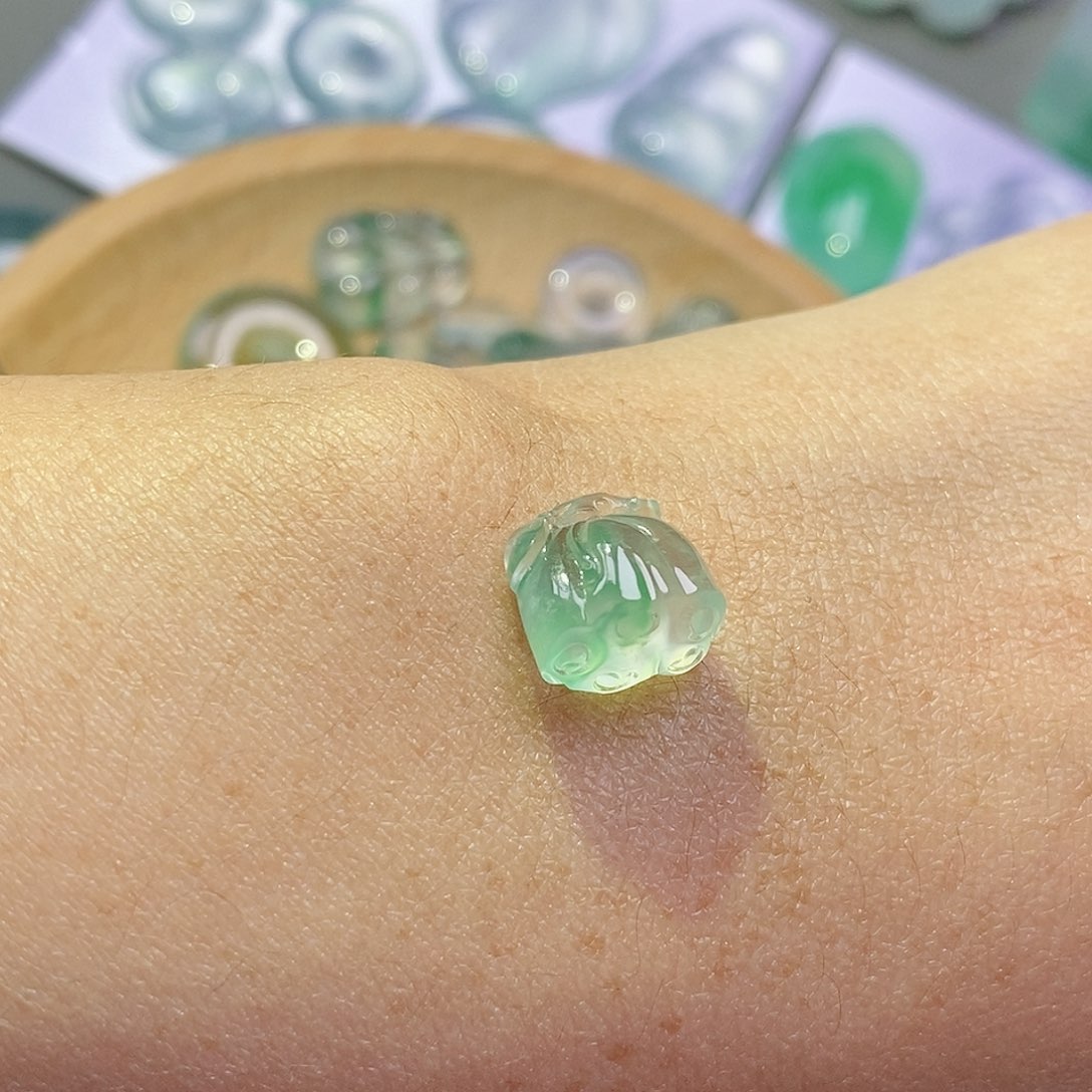 翡翠颈饰未镶嵌翡翠