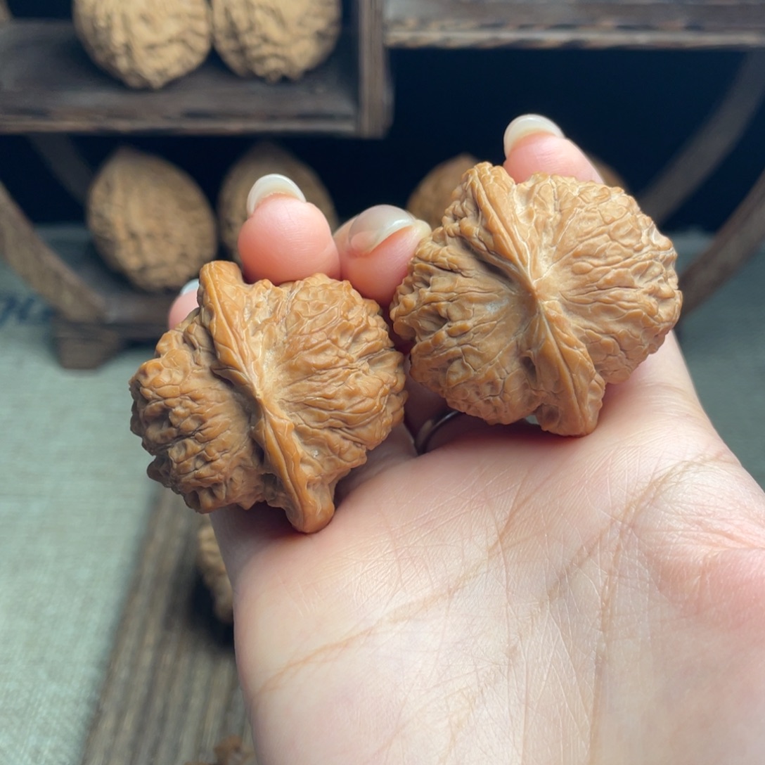 文玩核桃吊坠血麒麟40+ 全品白茬精配毕业红皮克重打手